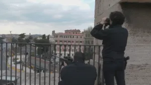 Италианската полиция разположи снайперисти по Колизеума (ВИДЕО)