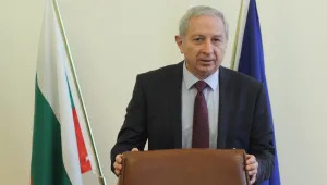 Служебният кабинет отпуска пари за великденски добавки за най-бедните пенсионери 