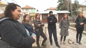 Родители от Добрич на протест в защита на детска учителка