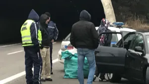 Задържаха престъпна група, обирала магазини в цялата страна (ОБЗОР)