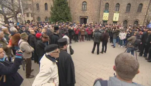 Протест пред президентството в подкрепа на отец Паоло Кортези