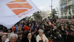 Сражения между полиция и демонстранти в Грузия