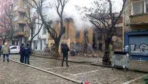 Пожар избухна в изоставена сграда в столицата (ВИДЕО)