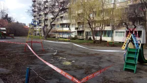 Съмнителен прах на детска площадка в София вдигна на крак полицията