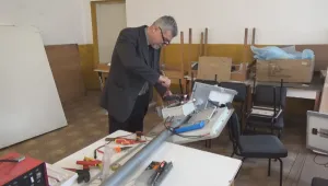 Кмет сам прави пътни знаци