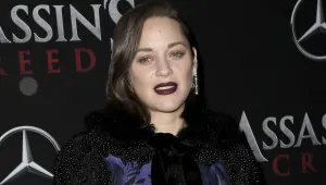 Френската актриса Марион Котияр роди момиченце