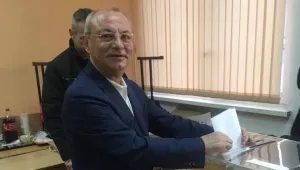 Ахмед Доган гласува рано сутринта 