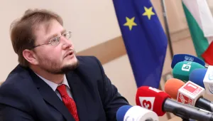 Прокуратурата проверява министъра на икономиката Теодор Седларски