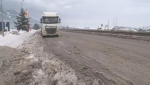 Опасни поледици и ограничения по пътищата днес