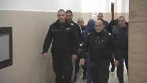Съдът остави в ареста обирджиите на банкомата в 