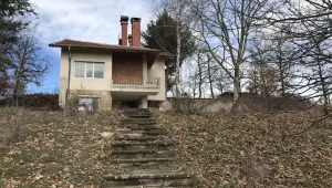 Шокиращо убийство в казанлъшкото село Средногорово. Защо 16-годишна майка удуши новороденото си?