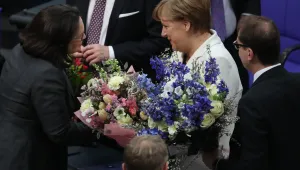 Германският парламент преизбра канцлера Ангела Меркел за четвърти мандат 