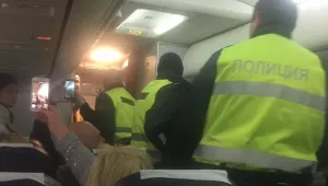 Пиян пътник принуди самолет от Полша за Египет да кацне аварийно в София 