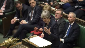 Провали се опит на Тереза Мей да блокира повече вотове в парламента за алтернативи на брекзит