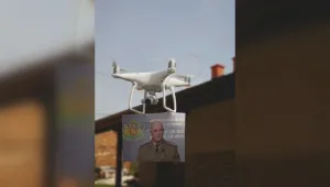 С помощта на дрон и снимка на проф. Мутафчийски мъж призовава хората да си останат у дома