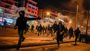 Размирици в Атина: Хиляди протестираха срещу полицейското насилие