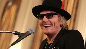 Барабанист от „Guns N' Roses“ ще става баща за пръв път на 60 г. 