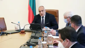 Средствата по антикризисните мерки ще се изплащат и през април и май