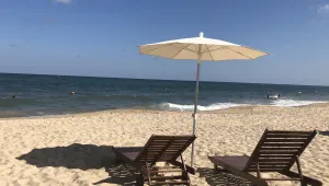 Хотелиерите искат безплатни чадъри и шезлонги на плажа поне 3 г.