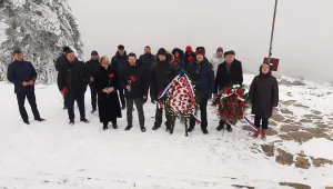 Руският посланик положи цветя на Шипка за 3 март 