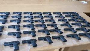 В Кърджали задържаха 49 пистолета, предназначени за доставка в Германия