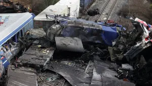 Гръцкият транспортен министър подаде оставка след тежката влакова катастрофа