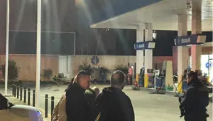 Бомба се взриви до бензиностанция в Гърция, избухнала е мощна експлозия