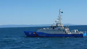 Граничният кораб „Обзор“ спаси украинец и туркиня, избягали от Одеса с гумена лодка