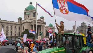 Заради слухови увреждания: 56 души, присъствали на протеста в Белград, са приети в болница в Земун