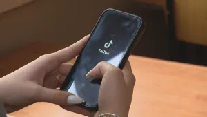 Масови арести на тийнейджъри с милиони последователи в TikTok 