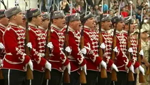 Осветиха бойните знамена 