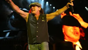 AC/DC пускат лайв албум