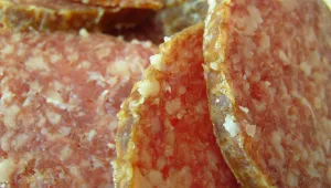 Забраняват вноса на месни изрезки