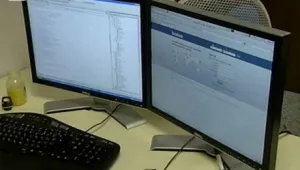 Представители на местните власти на обучение за работа с електронни документи