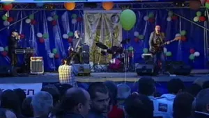 Хиляди пяха заедно с легендарната група 