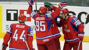 Зиновиев блесна с хеттрик за Русия