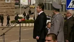 Президентът се извини за съкращенията в армията