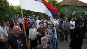 Сърби се вдигнаха в подкрепа на Ратко Младич