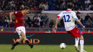 Два гола на Тоти не стигнаха за победа на Рома 