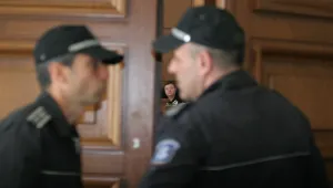 Само един от четирима приближени на Таки остава в ареста