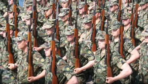 Армията спешно търси над 2000 офицери, сержанти и войници