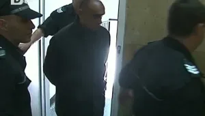 Съдът остави в ареста 