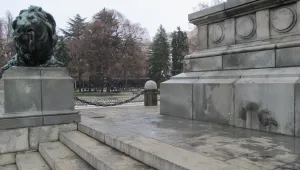 Вандали рушат паметници на възрожденци в Русе