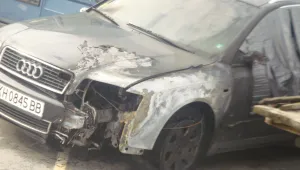 Двама задържани за два запалени автомобила в Перник