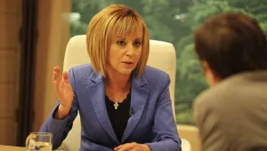 Мая Манолова купува акции на ЦСКА, Митьо Очите се чуди