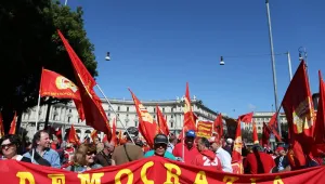 Хиляди италианци поискаха работни места от новия премиер