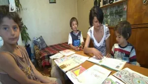Майка с 5 деца настанена в общинско жилище с площ 17 кв. м.