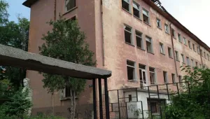 КЗК отмени решение на министър Стоянович за обществена поръчка за ремонт на училища