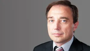 Горя колата на шефа на 