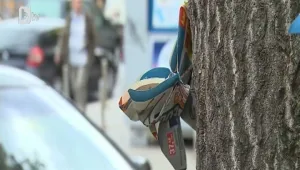Абитуриенти на бал по дънки в полза на 